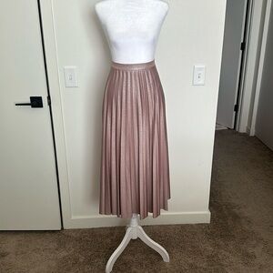 Shimmery pleated skirt
